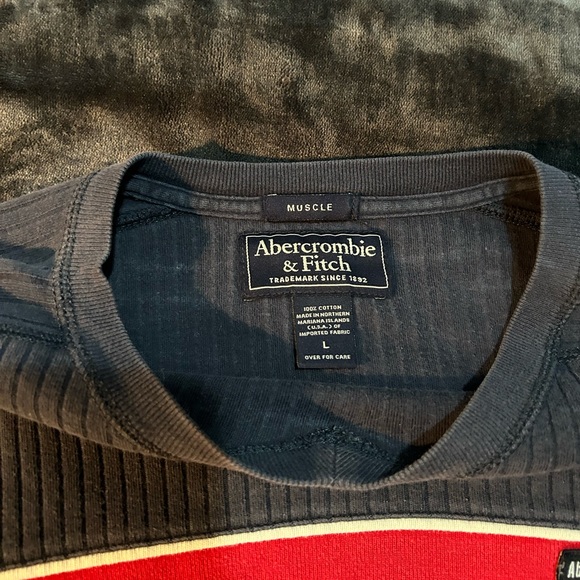 Abercrombie long sleeve/sweatshirt size large - Picture 2 of 3
